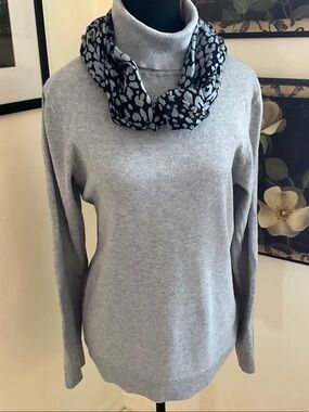 Amazon Essentials Heather Gray Turtleneck Sweater